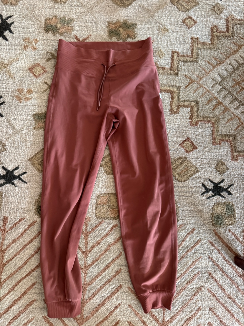 Vuori butter smooth Women’s Dusty Rose Leggings/Jogger Pants